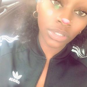 Meet your Posher, Lakia